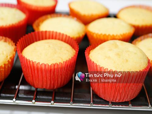 Làm bánh cupcake hoa hồng tặng mẹ 20-10