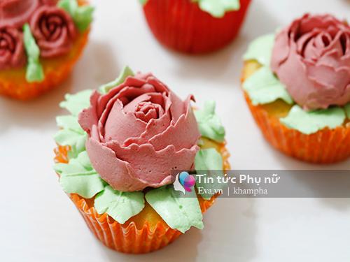 Làm bánh cupcake hoa hồng tặng mẹ 20-10