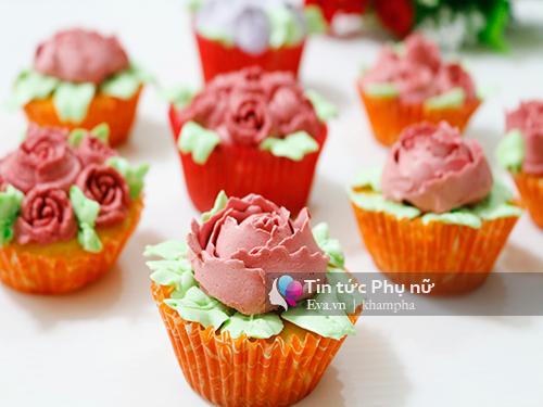 Làm bánh cupcake hoa hồng tặng mẹ 20-10