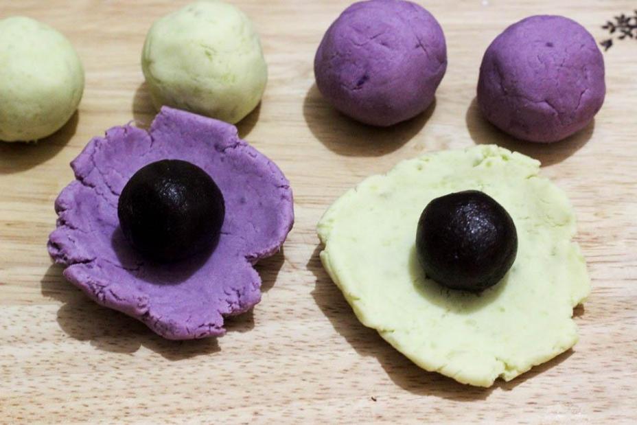 Làm bánh nếp khoai bọc dừa dẻo thơm ngon tuyệt