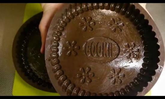 Làm bánh oreo khổng lồ không khó