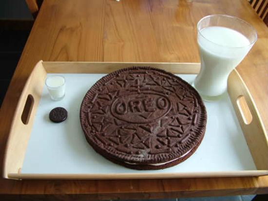 Làm bánh oreo khổng lồ không khó