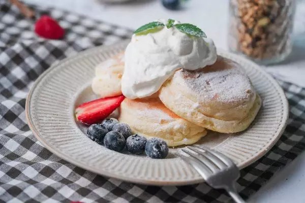 Làm bánh pancake mềm nhẹ như mây với công thức “dễ như ăn kẹo”