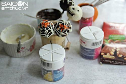 Làm cake pops ấn tượng cho ngày Halloween