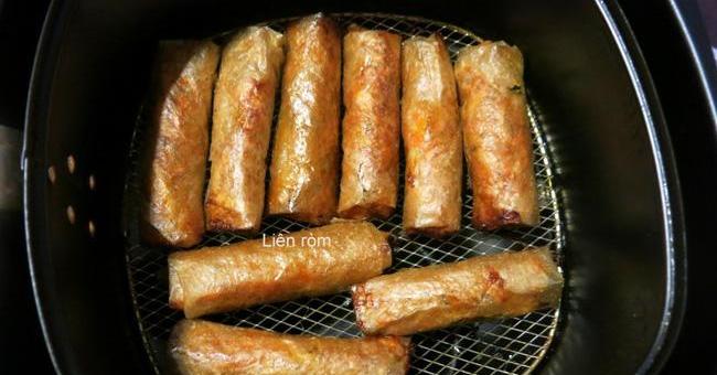 Làm chả giò, cứ “nắm thóp” những điều cơ bản này thì đến đầu bếp đại tài cũng phải khen bạn tới tấp vì món chả giò để giòn tới vài tiếng