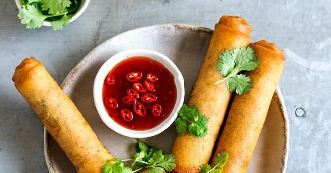 Làm chả giò, cứ “nắm thóp” những điều cơ bản này thì đến đầu bếp đại tài cũng phải khen bạn tới tấp vì món chả giò để giòn tới vài tiếng