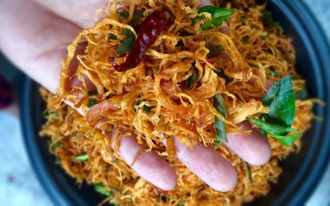 lam kho ga la chanh ngon mieng cho ngay mua lanh Làm khô gà lá chanh ngon miệng cho ngày mưa lạnh