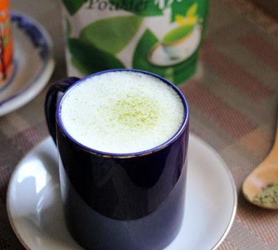 lam latte tra xanh khong kho Làm latte trà xanh không khó