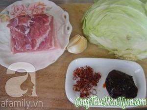 Làm món bắp cải xào thịt ba chỉ