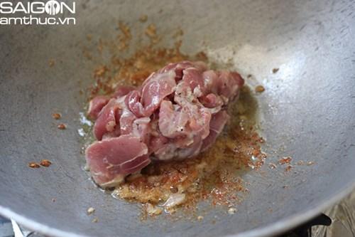 Làm món cơm hấp thịt ngon mê ly