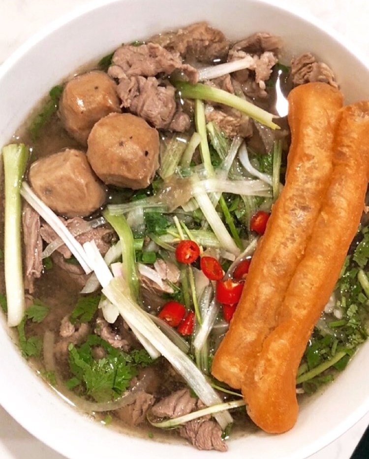 Lần đầu Tóc Tiên nấu phở bò