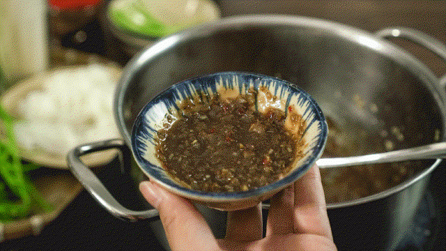Lẩu bò nhúng mắm ruốc