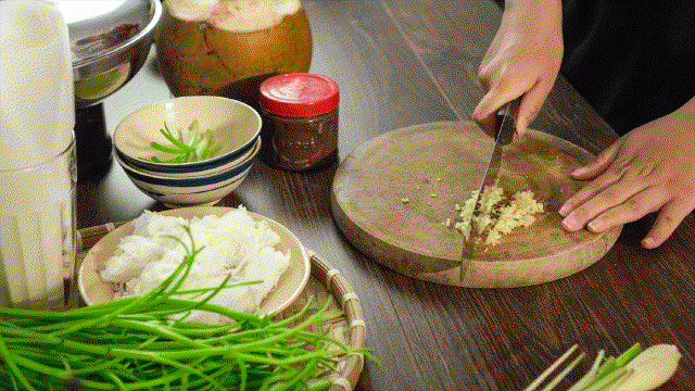 Lẩu bò nhúng mắm ruốc