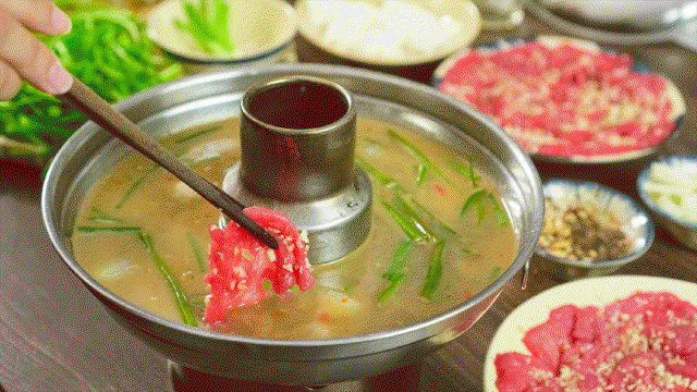 Lẩu bò nhúng mắm ruốc