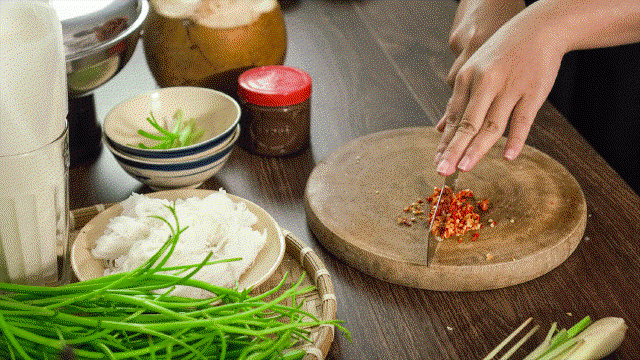 Lẩu bò nhúng mắm ruốc
