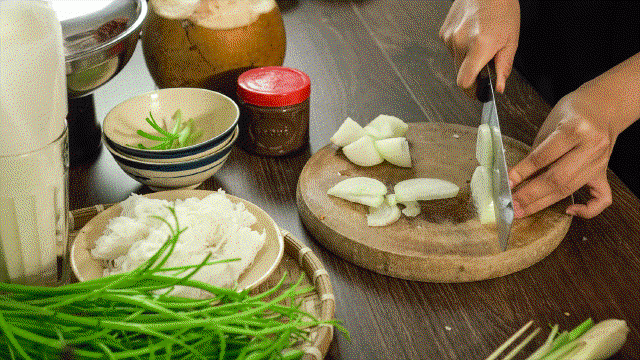 Lẩu bò nhúng mắm ruốc