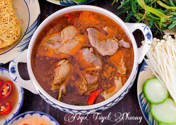 Lẩu vịt sa tế