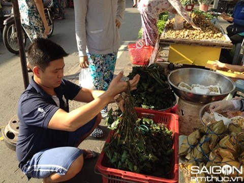 lo banh u sai gon ruc lua don tet doan ngo Lò bánh ú Sài Gòn rực lửa đón Tết Đoan Ngọ