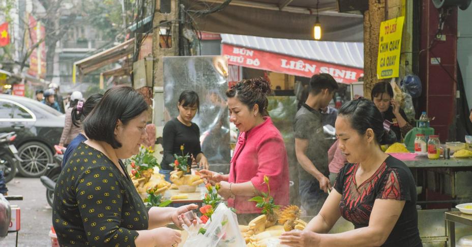 Lý do gà luộc là món không được phép thiếu trong mâm cỗ Việt, kén được 