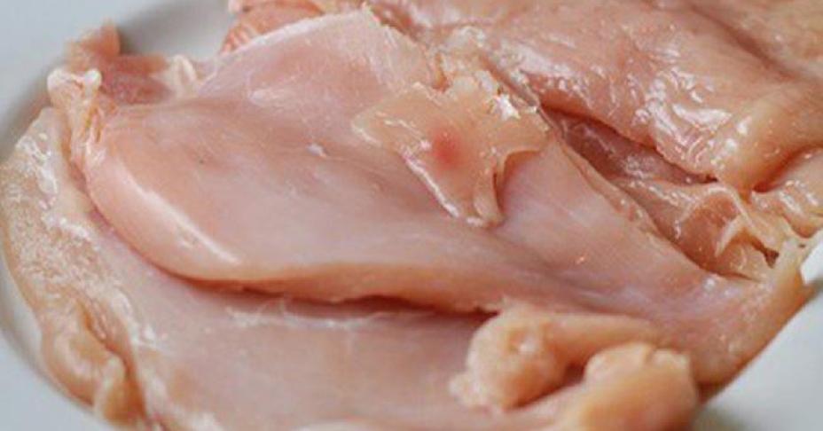Mách chị em cách làm hạt nêm từ thịt ức gà thơm ngon, dùng làm gia vị ăn kiêng thì chuẩn đét: Chỉ 30 phút vào bếp là xong!                                Hạt nêm từ thịt ức gà, nghe có vẻ sai sai nhưng lại thử rồi mới biết nó vô cùng thuyết phục đấy.