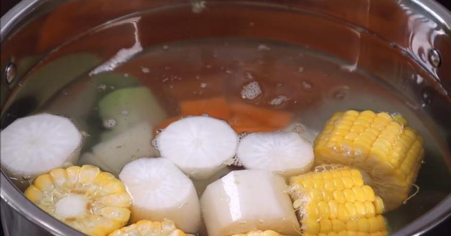 Mai là ngày mùng 1 của tháng mới và đây là cách thao tác nấu món phở chay giúp chị em có bữa sáng thanh tịnh mà vẫn ngon nức nở