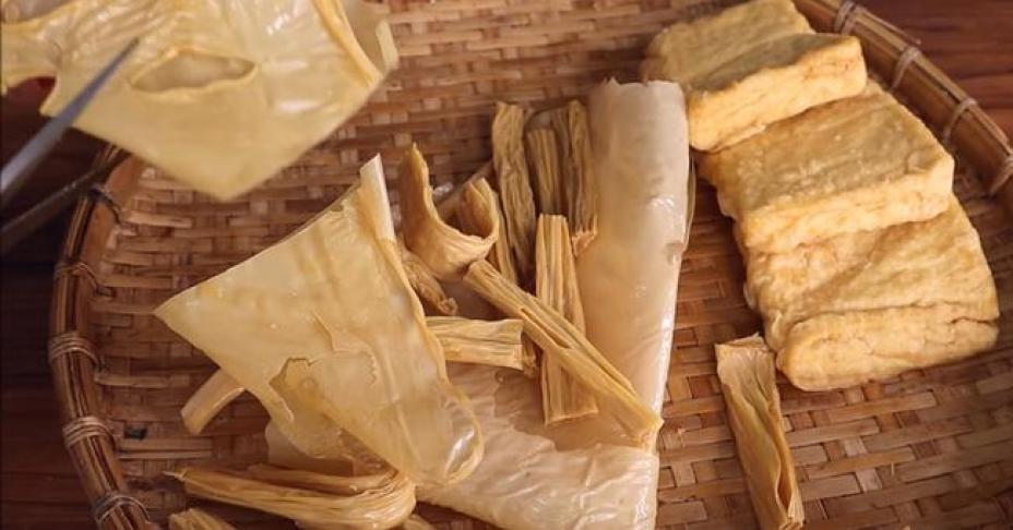 Mai là ngày mùng 1 của tháng mới và đây là cách thao tác nấu món phở chay giúp chị em có bữa sáng thanh tịnh mà vẫn ngon nức nở