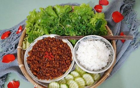 mam tep chung thit mon an don gian ma hao com Mắm tép chưng thịt - Món ăn đơn giản mà 'hao cơm'