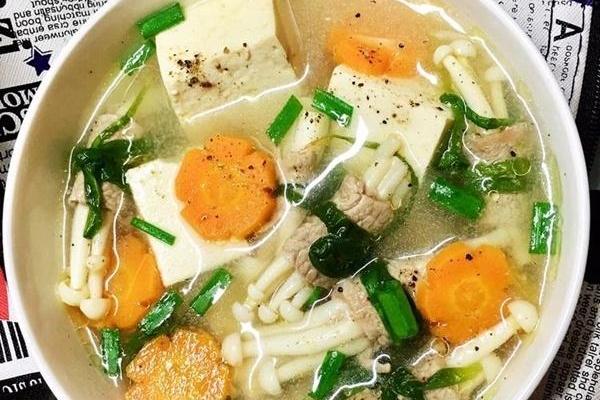 Mát trời thế này mà có 4 món canh nóng hổi vừa thổi vừa ăn thì quả là phê hết sảy!