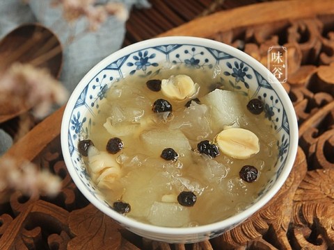 mat troi vao bep lam che le nam trang ngot thanh phai dep cang an cang nhuan sac Mát trời vào bếp làm chè lê nấm trắng ngọt thanh, phái đẹp càng ăn càng nhuận sắc