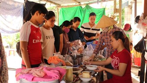 Mê hoặc nồi bánh canh đằm vị biển