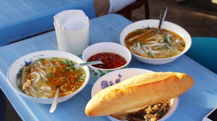 me hoac noi banh canh dam vi bien Mê hoặc nồi bánh canh đằm vị biển