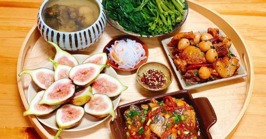 Mẹ Việt ở Nhật chia sẻ mâm cơm nhà tươm tất ngon lành khiến cộng đồng mạng khen ngợi hết lời