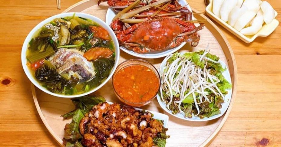 Mẹ Việt ở Nhật chia sẻ mâm cơm nhà tươm tất ngon lành khiến cộng đồng mạng khen ngợi hết lời
