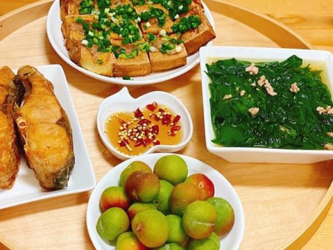 me viet o nhat chia se mam com nha tuom tat ngon lanh khien cong dong mang khen ng Mẹ Việt ở Nhật chia sẻ mâm cơm nhà tươm tất ngon lành khiến cộng đồng mạng khen ngợi hết lời