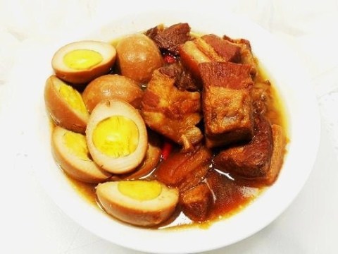 meo hay cach lam mon thit kho tau nuoc dua trung cut thom ngon ngat ngay Mẹo hay cách làm món thịt kho tàu nước dừa trứng cút thơm ngon ngất ngây