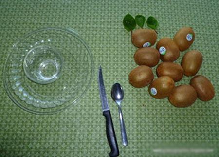 Mẹo nhỏ cắt trái kiwi ngon miệng