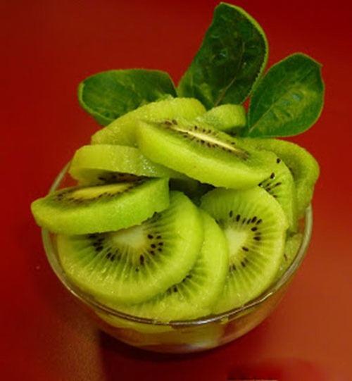 Mẹo nhỏ cắt trái kiwi ngon miệng