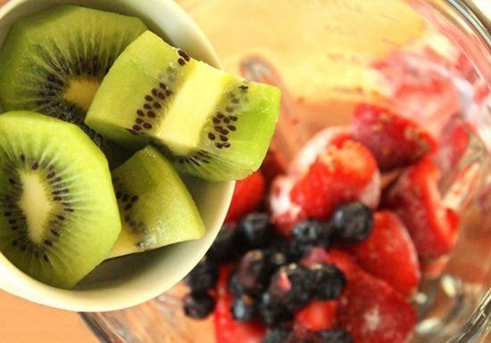 Mẹo nhỏ cắt trái kiwi ngon miệng