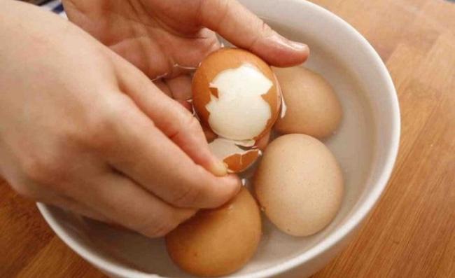 Mẹo vặt hay giúp 'đánh bay' khó khăn trong bếp, nấu ăn vui như Tết
