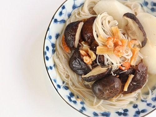 Mì nấm tôm khô dễ ăn cho bữa sáng