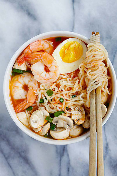 Mì ramen nấu tôm, nấm