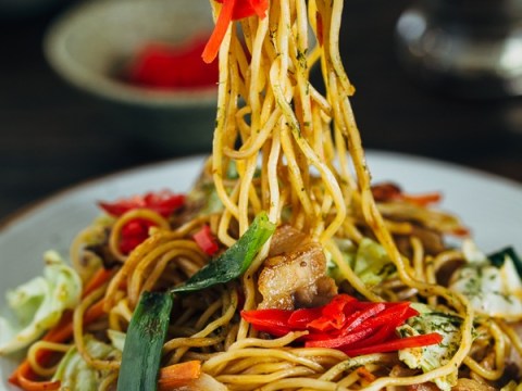 mi soba xao thit ba chi va bap cai Mì soba xào thịt ba chỉ và bắp cải