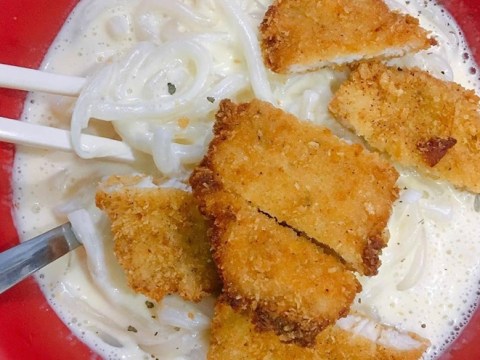 mi udon ngap trong sot kem o sai gon Mì udon ngập trong sốt kem ở Sài Gòn