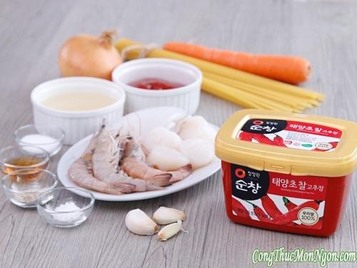 Mì Ý sốt hải sản hấp dẫn cả nhà