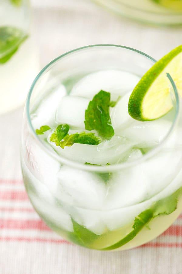 Mojito dừa và bạc hà mát lạnh