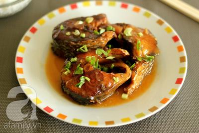 Món cá kho nước cốt dừa