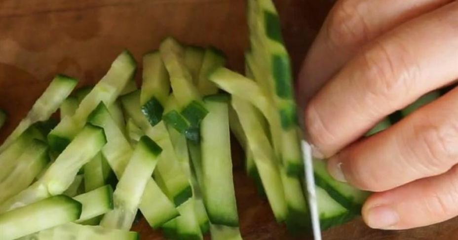Món gỏi này sẽ là cứu cánh cho hội chị em sợ béo, đang ăn kiêng và những cô nàng muốn 