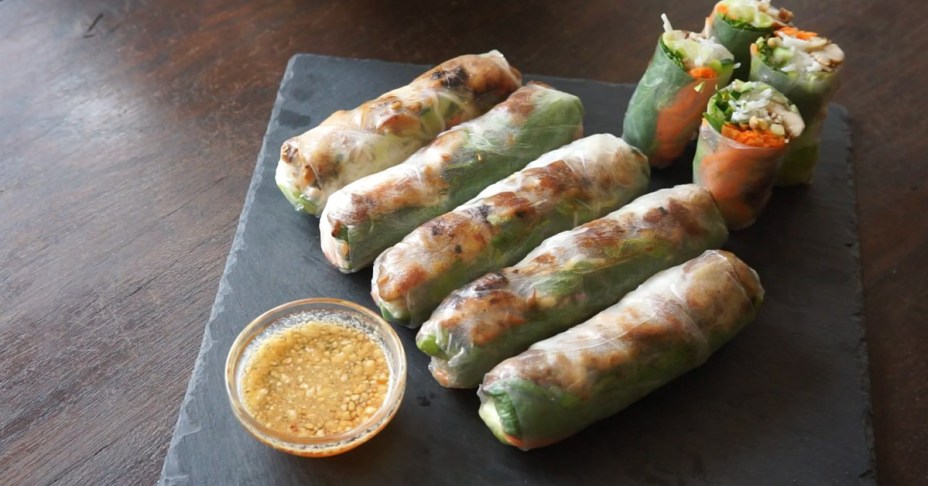 Món gỏi này sẽ là cứu cánh cho hội chị em sợ béo, đang ăn kiêng và những cô nàng muốn 