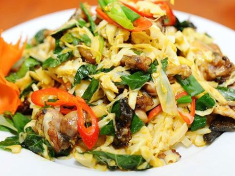 mon ngon bua trua oc nhoi xao mang la mieng de lam Món ngon bữa trưa: Ốc nhồi xào măng lạ miệng, dễ làm