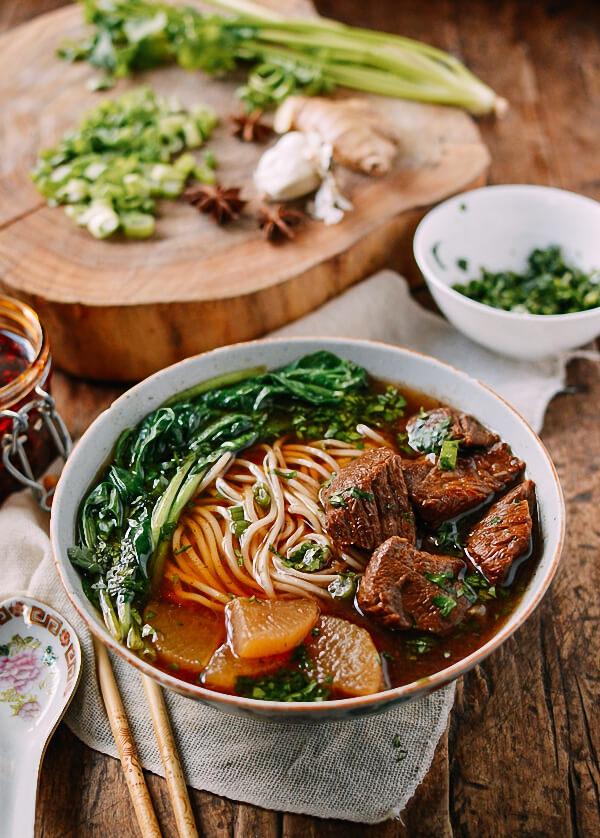 Món ngon cuối tuần: Bún bò kho